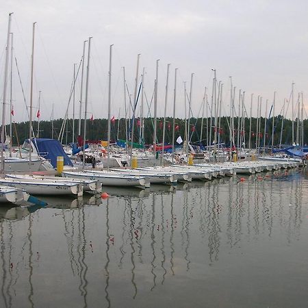 Apartamenty Porto Mikołajki Exteriör bild